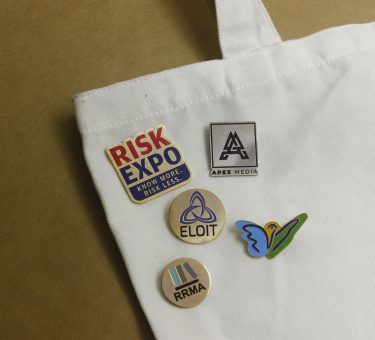 custom lapel pins